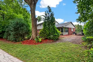 418 Jonathon Dr, Racine, WI 53402 - Photo 5