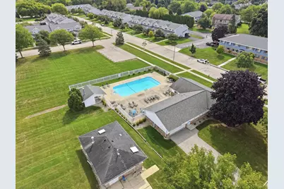 10180 W Whitnall Edge Cir #C, Franklin, WI 53132 - Photo 25