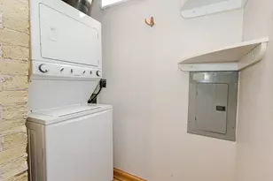 904 E Pearson St, Milwaukee, WI 53202 - Photo 21