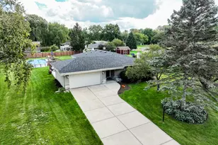 36707 Prairie Dr, Summit, WI 53066 - Photo 45