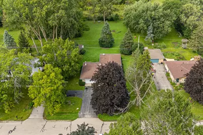 4722  St Regis Dr, Racine, WI 53403 - Photo 3
