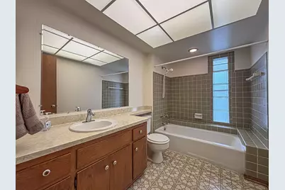 13795 W Graham St, New Berlin, WI 53151 - Photo 25