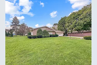 13795 W Graham St, New Berlin, WI 53151 - Photo 3