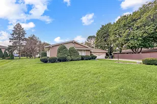 13795 W Graham St, New Berlin, WI 53151 - Photo 3