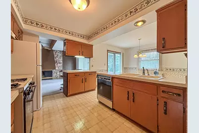 13795 W Graham St, New Berlin, WI 53151 - Photo 13