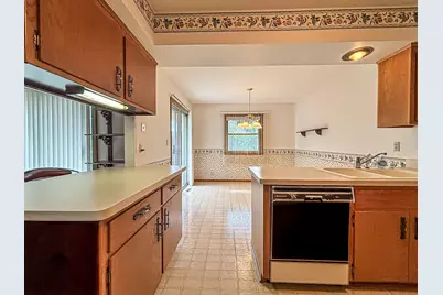 13795 W Graham St, New Berlin, WI 53151 - Photo 15