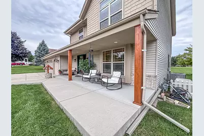 N73W15494  Paseo Ln, Menomonee Falls, WI 53051 - Photo 3