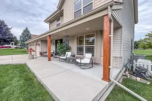 N73W15494 Paseo Ln, Menomonee Falls, WI 53051 - Photo 3