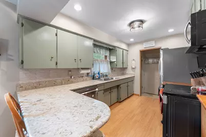 5220  46th Ave, Kenosha, WI 53144 - Photo 5