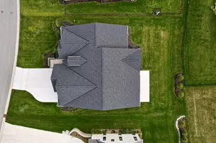 N57W20799 Dunbar Ct, Menomonee Falls, WI 53051 - Photo 57