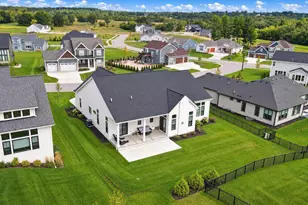 N57W20799 Dunbar Ct, Menomonee Falls, WI 53051 - Photo 55