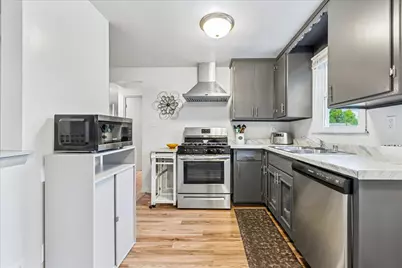 8215-8217  Portland Ave, Wauwatosa, WI 53213 - Photo 11