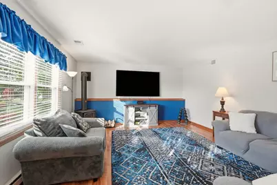 914  Kings Ridge Ct, West Bend, WI 53090 - Photo 5