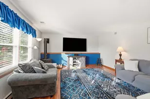 914 Kings Ridge Ct, West Bend, WI 53090 - Photo 5