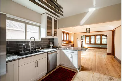 2344 N 60th St, Milwaukee, WI 53210 - Photo 15