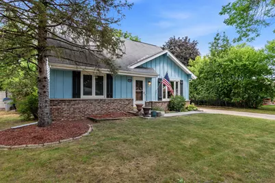 10404 W Darnel Ave, Milwaukee, WI 53224 - Photo 1