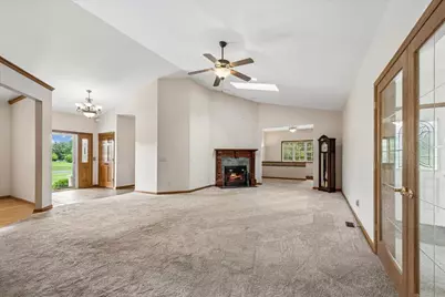 W5570  Double Dr, Walworth, WI 53184 - Photo 5