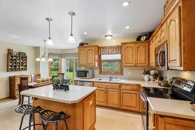 652  Fairway Cir, Jefferson, WI 53549 - Photo 17