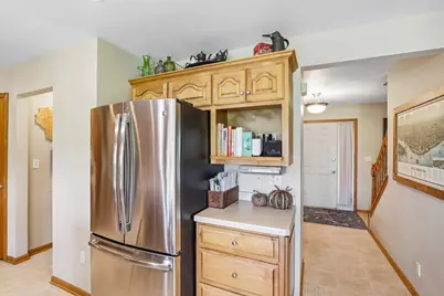 652  Fairway Cir, Jefferson, WI 53549 - Photo 15