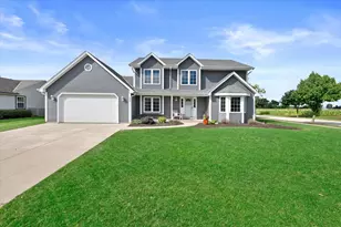 303 S Pheasant Pl, Saukville, WI 53080 - Photo 1