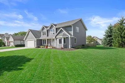 303 S Pheasant Pl, Saukville, WI 53080 - Photo 3