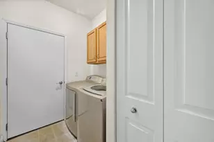 8485 S Ashbury Ln, Oak Creek, WI 53154 - Photo 25