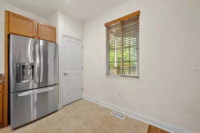 8485 S Ashbury Ln #101, Oak Creek, WI 53154 - Photo 9