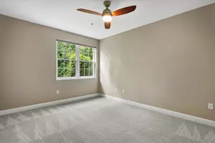 8485 S Ashbury Ln, Oak Creek, WI 53154 - Photo 15