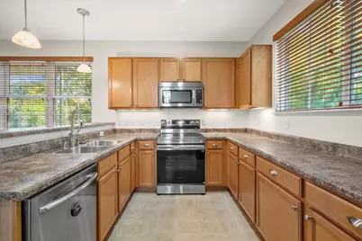 8485 S Ashbury Ln #101, Oak Creek, WI 53154 - Photo 5