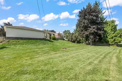 314  Sunset Dr, Pewaukee, WI 53072 - Photo 25