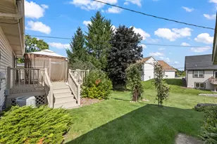 314 Sunset Dr, Pewaukee, WI 53072 - Photo 31