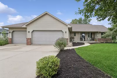 548  Winter Dr, Walworth, WI 53184 - Photo 1