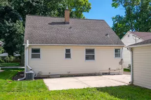 1827 N 117th St, Wauwatosa, WI 53226 - Photo 27