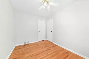 1827 N 117th St, Wauwatosa, WI 53226 - Photo 15