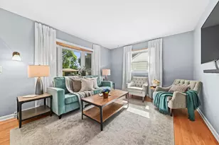 1827 N 117th St, Wauwatosa, WI 53226 - Photo 3