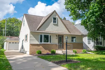 1827 N 117th St, Wauwatosa, WI 53226 - Photo 29