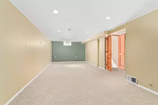 1827 N 117th St, Wauwatosa, WI 53226 - Photo 23