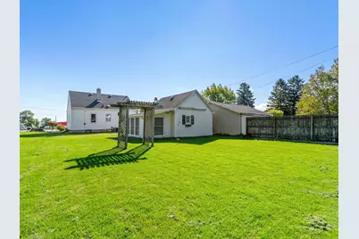 1814 S 9th St, Manitowoc, WI 54220 - Photo 5