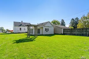 1814 S 9th St, Manitowoc, WI 54220 - Photo 5