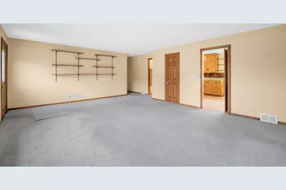1405  Beverly Ln, West Bend, WI 53090 - Photo 5