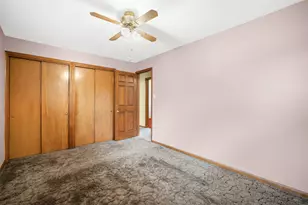 1405 Beverly Ln, West Bend, WI 53090 - Photo 9