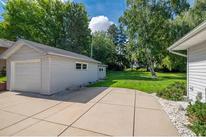 551 N 93rd St, Milwaukee, WI 53226 - Photo 27