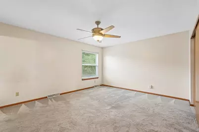 970 E Mackinac Ave, Oak Creek, WI 53154 - Photo 13