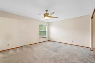 970 E Mackinac Ave, Oak Creek, WI 53154 - Photo 13