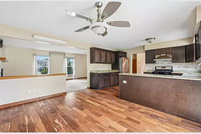 970 E Mackinac Ave, Oak Creek, WI 53154 - Photo 11