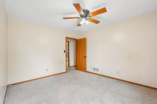 970 E Mackinac Ave, Oak Creek, WI 53154 - Photo 19