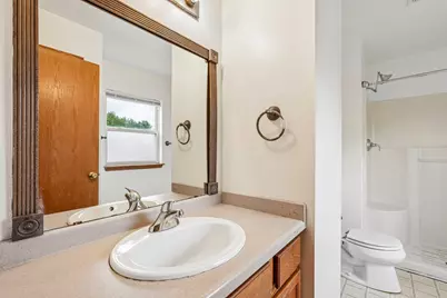 970 E Mackinac Ave, Oak Creek, WI 53154 - Photo 15