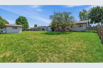 1706  Sunset Ln, New Holstein, WI 53061 - Photo 23