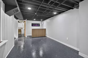 2039 Wustum Ave, Racine, WI 53404 - Photo 15