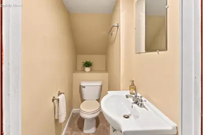 N132W17882  Rockfield Rd, Germantown, WI 53022 - Photo 9